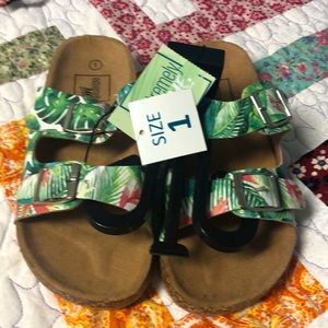 Extremely Me Hawaiian Print Girls sandals size 1 NWT